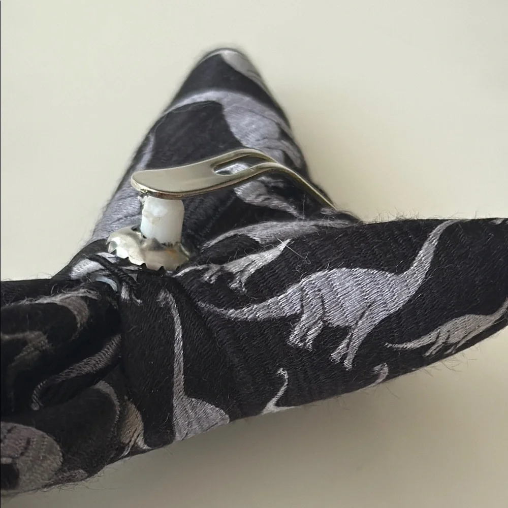 Boys 14” Clip-on Neck Tie Dockers Dinosaur Print 100% Silk